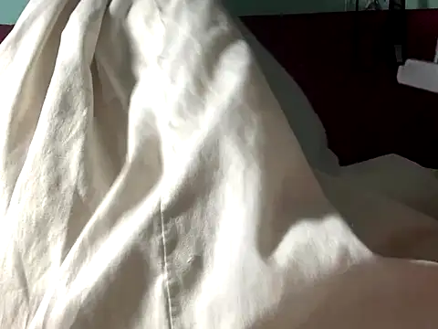 misu09 online show from 12/16/25, 07:46