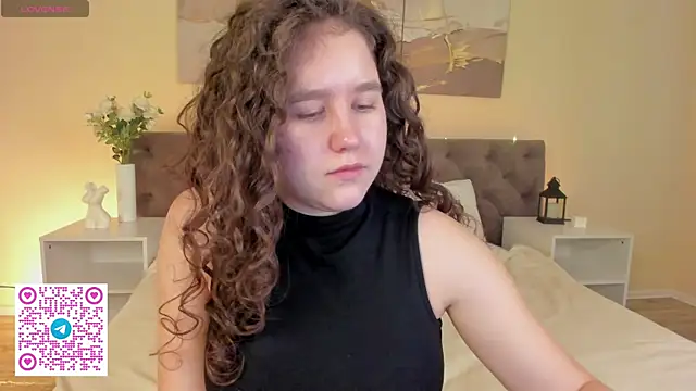 Snapshot of Ariella_Sol chatting on 06/21/26, 01:08 Ariella Sol online show from 06/21/26, 01:08