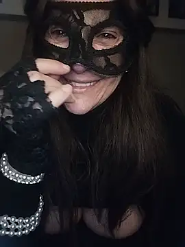 Snapshot of 23Milly chatting on 12/27/24, 05:31 23Milly online show from 12/27/24, 05:31