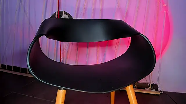 Snapshot of MrShaggy chatting on 02/06/25, 04:03 MrShaggy online show from 02/06/25, 04:03