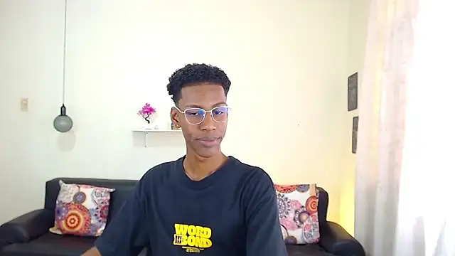 maiki18  online show from 01/24/25, 05:00