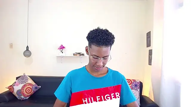 maiki18  online show from 02/11/25, 04:56