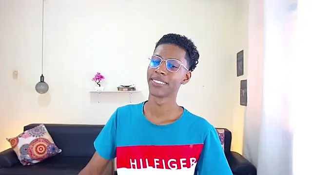 maiki18  online show from 02/11/25, 07:59