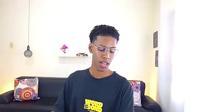 maiki18  online show from 02/14/25, 04:52