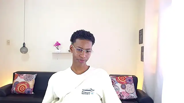 maiki18  online show from 02/18/25, 04:37