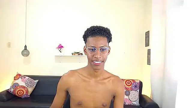 maiki18  online show from 02/21/25, 04:59