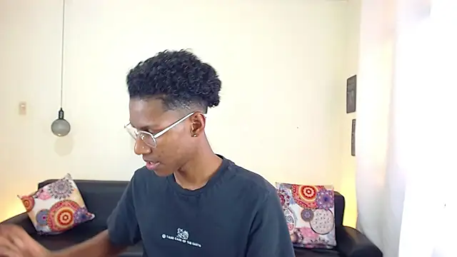 maiki18  online show from 02/27/25, 07:58