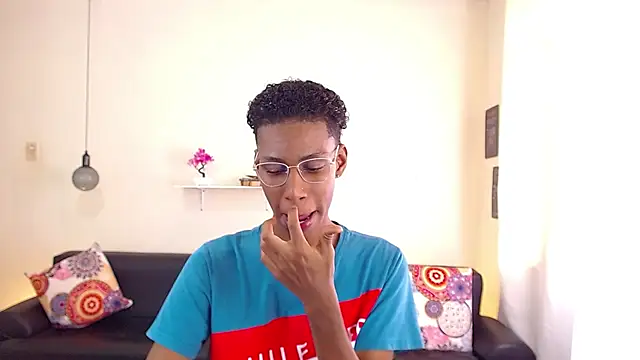 maiki18  online show from 02/28/25, 01:58