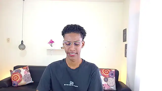 maiki18  online show from 03/03/25, 01:42