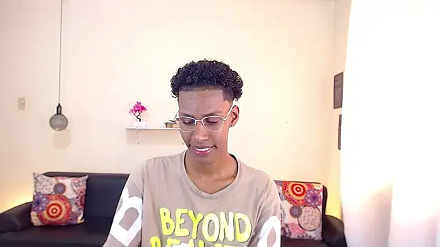 maiki18  online show from 03/05/25, 01:50