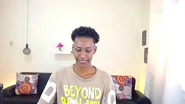 maiki18  online show from 03/05/25, 04:57