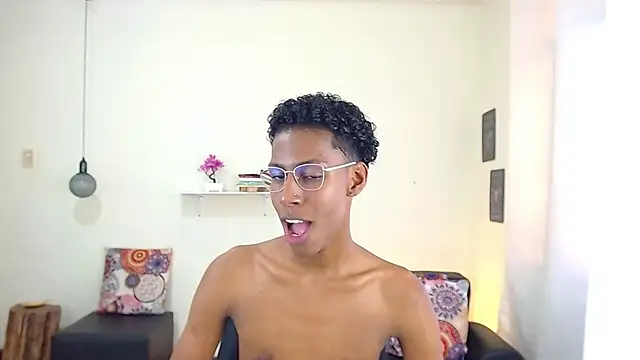 maiki18  online show from 03/11/25, 04:51