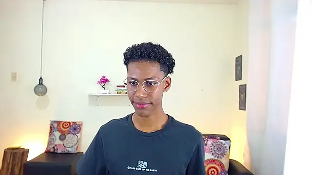 maiki18  online show from 03/12/25, 07:59