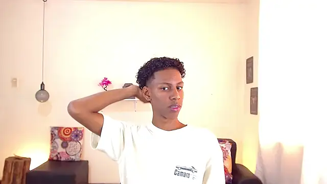 maiki18  online show from 03/18/25, 01:42