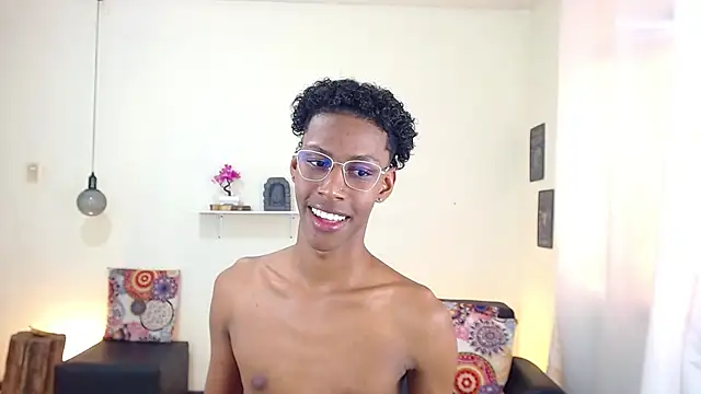 maiki18  online show from 03/18/25, 04:48