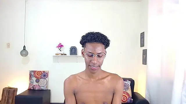 maiki18  online show from 03/19/25, 04:55