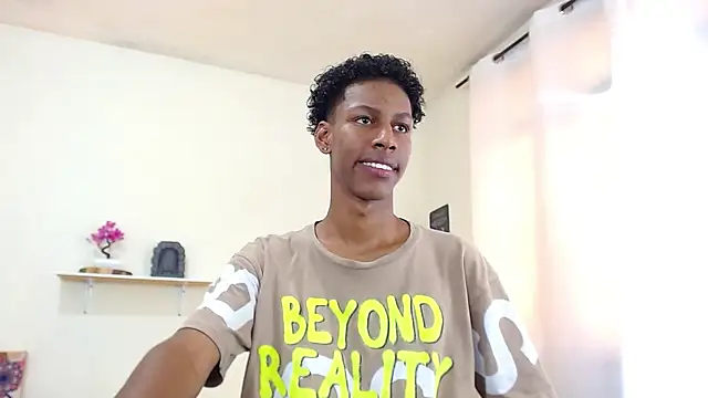 maiki18  online show from 03/22/25, 04:47