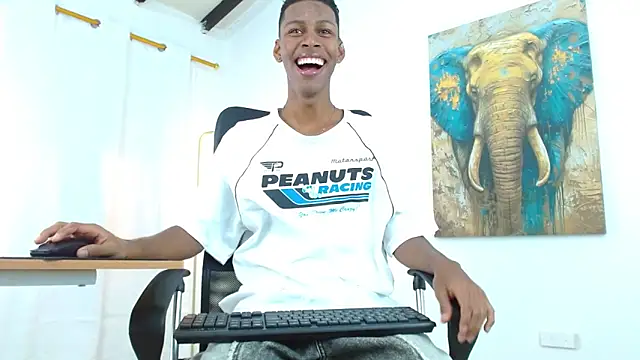 maiki18  online show from 09/13/25, 02:06