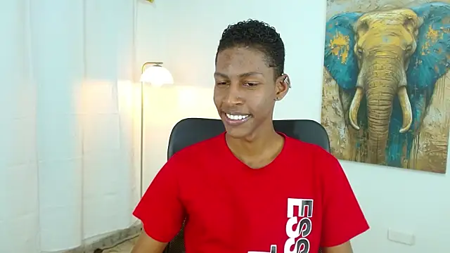 maiki18  online show from 10/01/25, 08:37