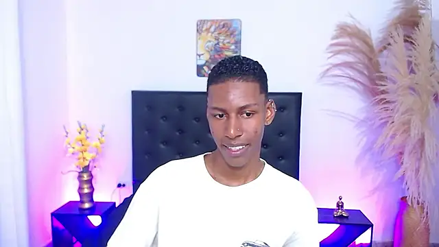 maiki18  online show from 10/29/25, 08:54