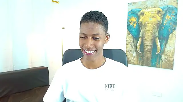 maiki18  online show from 11/21/25, 08:51