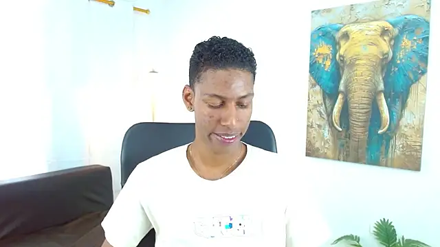 Snapshot of maiki18_ chatting on 12/16/25, 09:20 maiki18 online show from 12/16/25, 09:20