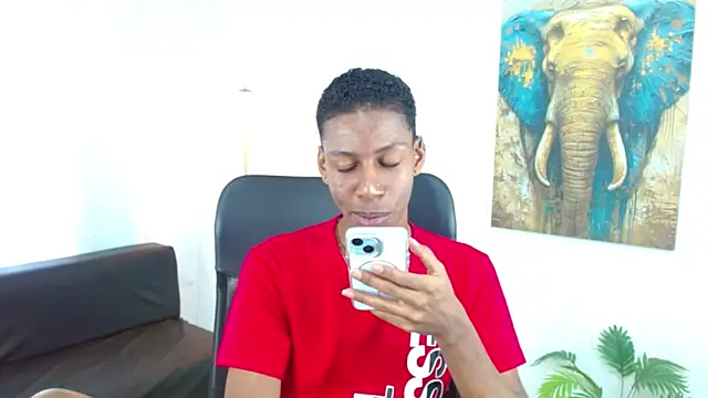 Snapshot of maiki18_ chatting on 12/17/25, 08:26 maiki18 online show from 12/17/25, 08:26