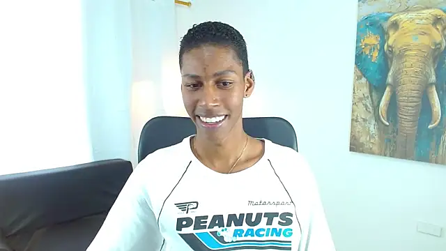 Snapshot of maiki18_ chatting on 02/02/26, 09:02 maiki18 online show from 02/02/26, 09:02