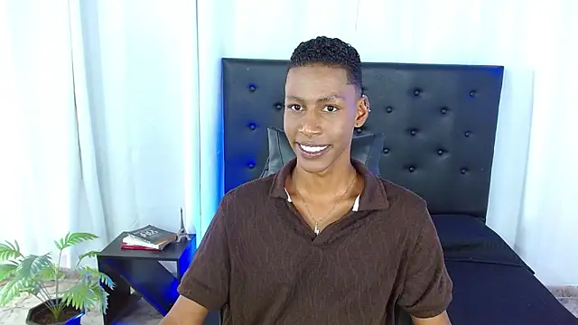 Snapshot of maiki18_ chatting on 03/06/26, 08:49 maiki18 online show from 03/06/26, 08:49