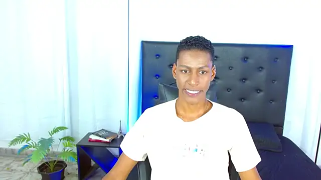 Snapshot of maiki18_ chatting on 03/13/26, 08:48 maiki18 online show from 03/13/26, 08:48