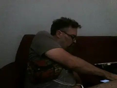 Snapshot of LECHEBALLS chatting on 05/26/26, 05:53 LECHEBALLS online show from 05/26/26, 05:53