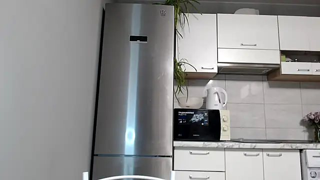 Snapshot of SierraSky_ chatting on 12/05/24, 06:11 SierraSky online show from 12/05/24, 06:11