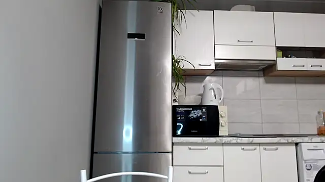 Snapshot of SierraSky_ chatting on 12/10/24, 06:17 SierraSky online show from 12/10/24, 06:17