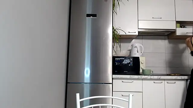 Snapshot of SierraSky_ chatting on 01/20/25, 06:10 SierraSky online show from 01/20/25, 06:10