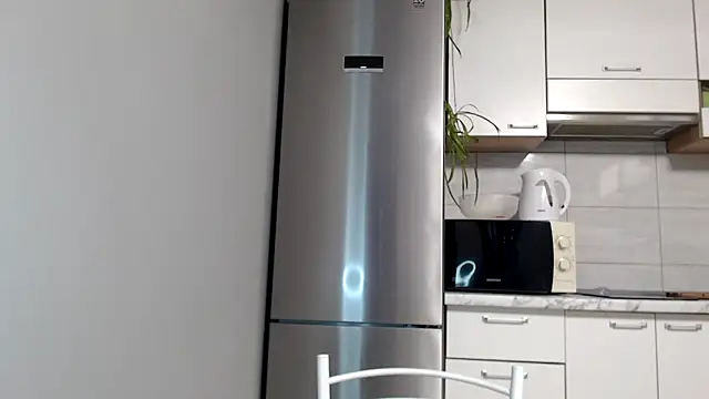 Snapshot of SierraSky_ chatting on 02/01/25, 06:08 SierraSky online show from 02/01/25, 06:08