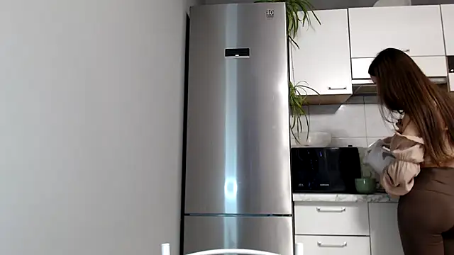 Snapshot of SierraSky_ chatting on 02/13/25, 06:05 SierraSky online show from 02/13/25, 06:05