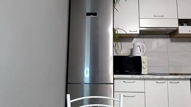 Snapshot of SierraSky_ chatting on 03/07/25, 06:11 SierraSky online show from 03/07/25, 06:11