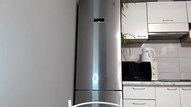 Snapshot of SierraSky_ chatting on 03/11/25, 06:08 SierraSky online show from 03/11/25, 06:08