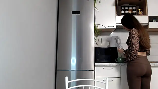 Snapshot of SierraSky_ chatting on 03/13/25, 06:12 SierraSky online show from 03/13/25, 06:12