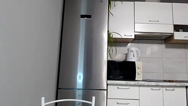 Snapshot of SierraSky_ chatting on 03/18/25, 06:15 SierraSky online show from 03/18/25, 06:15