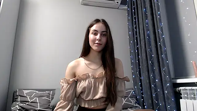 Snapshot of SierraSky_ chatting on 03/22/25, 09:21 SierraSky online show from 03/22/25, 09:21