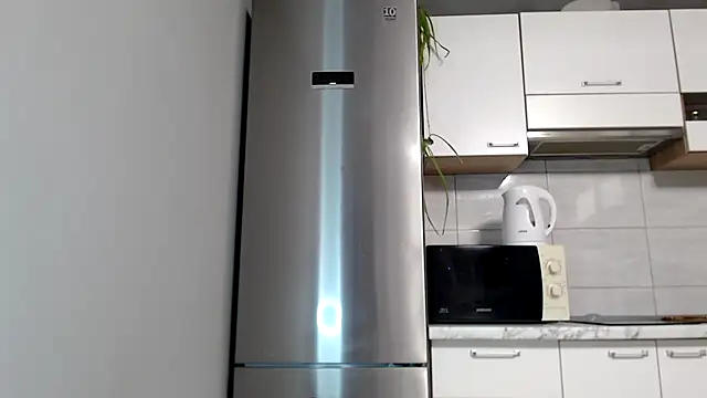 Snapshot of SierraSky_ chatting on 09/20/25, 05:03 SierraSky online show from 09/20/25, 05:03