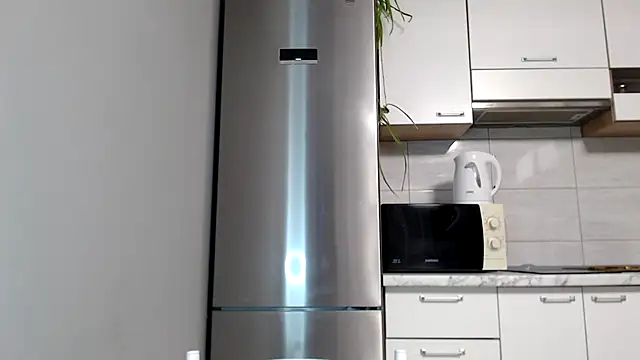 Snapshot of SierraSky_ chatting on 09/22/25, 05:04 SierraSky online show from 09/22/25, 05:04