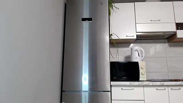 Snapshot of SierraSky_ chatting on 09/23/25, 05:05 SierraSky online show from 09/23/25, 05:05