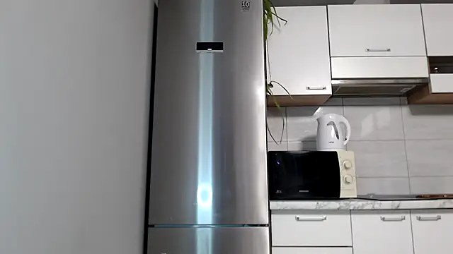 Snapshot of SierraSky_ chatting on 09/25/25, 05:05 SierraSky online show from 09/25/25, 05:05