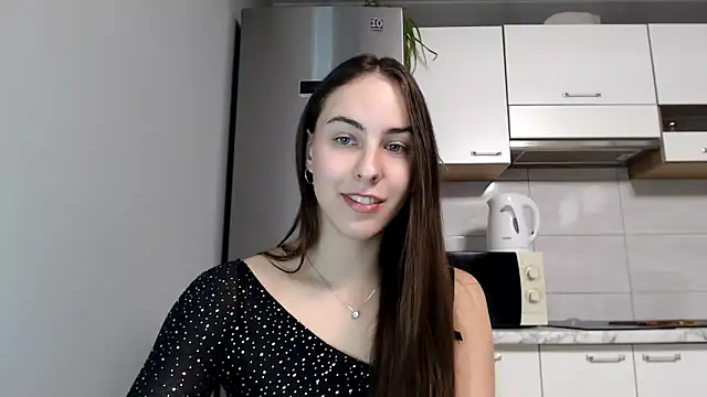 Snapshot of SierraSky_ chatting on 09/29/25, 05:18 SierraSky online show from 09/29/25, 05:18