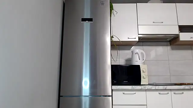 Snapshot of SierraSky_ chatting on 10/06/25, 05:10 SierraSky online show from 10/06/25, 05:10