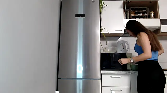 Snapshot of SierraSky_ chatting on 10/25/25, 05:08 SierraSky online show from 10/25/25, 05:08