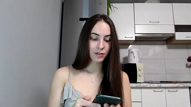 Snapshot of SierraSky_ chatting on 11/01/25, 06:10 SierraSky online show from 11/01/25, 06:10