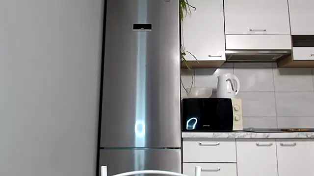 Snapshot of SierraSky_ chatting on 11/14/25, 06:06 SierraSky online show from 11/14/25, 06:06